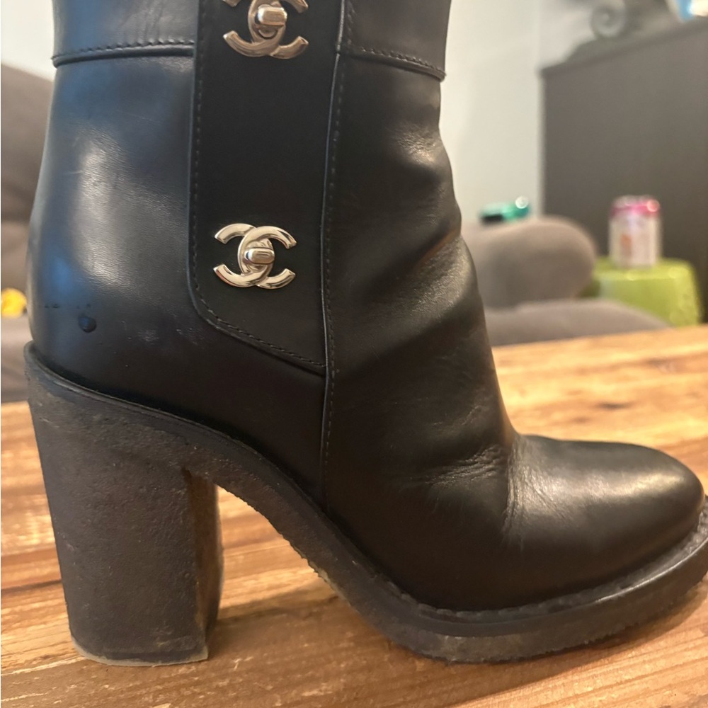 CHANEL Black Leather Heeled Boots with Iconic Chanel Logo. Great condition!!